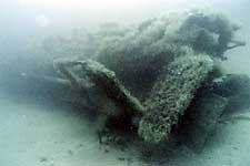 Port-side stern diving planes and rudders